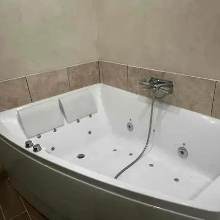 Jacuzzi, Paris La Defense, 40th Floor Puteaux