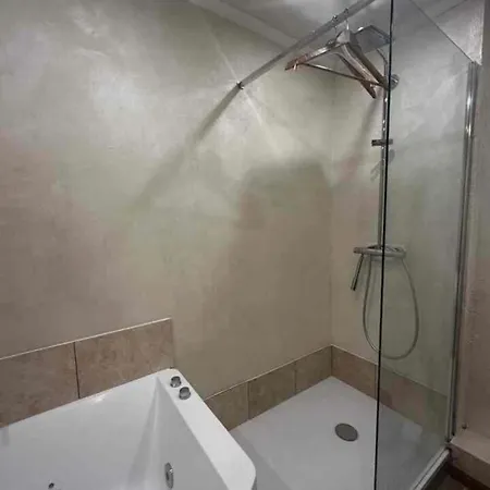 Apartment Jacuzzi, Paris La Defense, 40th Floor