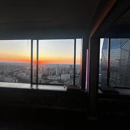 Jacuzzi, Paris La Defense, 40th Floor
