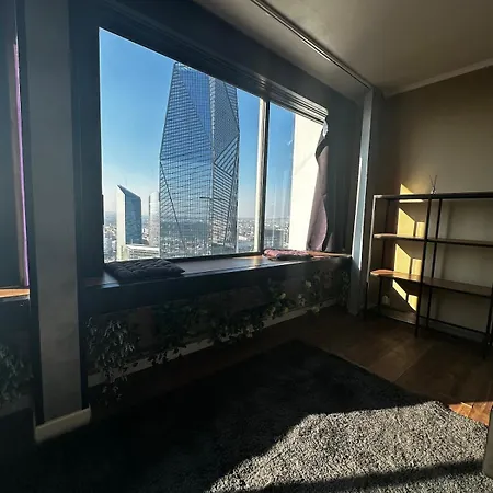Jacuzzi, Paris La Defense, 40th Floor Apartment