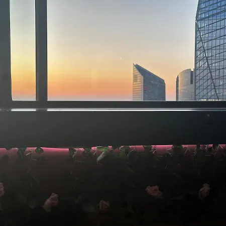 Jacuzzi, Paris La Defense, 40th Floor Apartment Puteaux