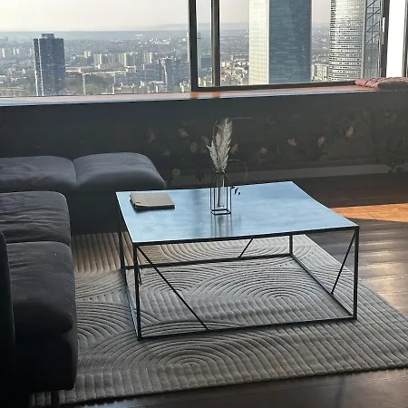 Jacuzzi, Paris La Defense, 40th Floor Apartment *
